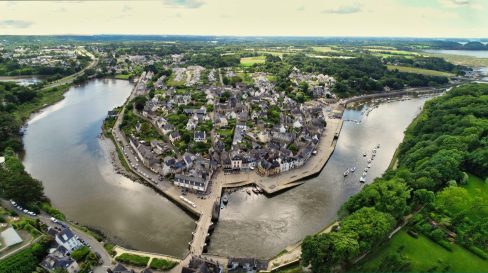 Vue aérienne du port de St Goustan dans le Morbihan