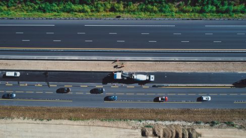 Prises de vues aériennes lors d'un suivi de chantier sur la Nationale 165.