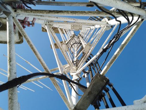 Nous voici au coeur du sujet. Inspection d'antennes relais. Prises de vues techniques et restitution des images au client.