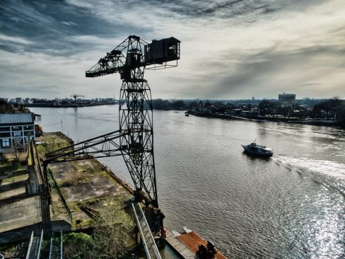 La grue noire de Nantes. La plus méconnue des 3 grues historiques de la ville. Située sur l'autre rive dans le bas Chantenay