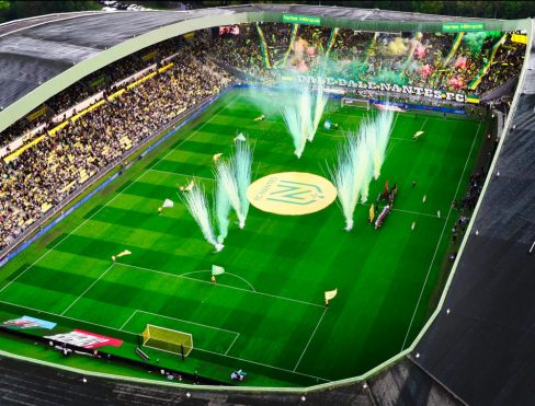 Ambiance de feu pour la réception du voisin rennais au satde de la Beaujoire