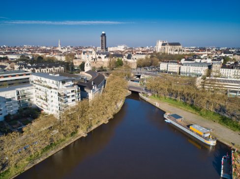 Le canal Saint Felix, à proximité de la gare Sud, de la Tour Lu.