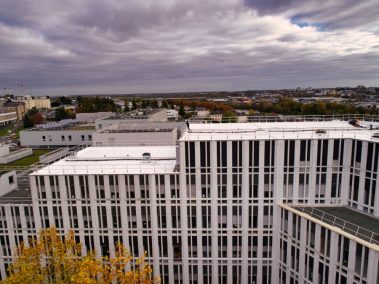 Eric, conducteur de travaux constate le travail de ses équipes. Il ne reste que quelques jours avant de réceptionner le support.