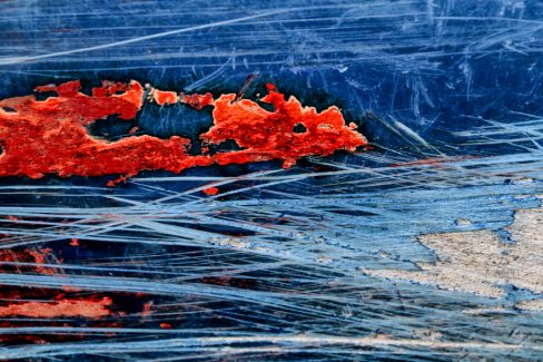 Parfois une coque de bateau peut devenir un tableau, une véritable oeuvre d'art.