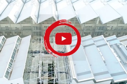 Vidéo servant de support à la présentation de la toute nouvelle Halle 6 Est à Nantes. Ce bâtiment, à la fois tête de proue, et phare de la French Tech Nantaise se visite par l'extérieur en drone et par des plans au sol, mais également en FPV.