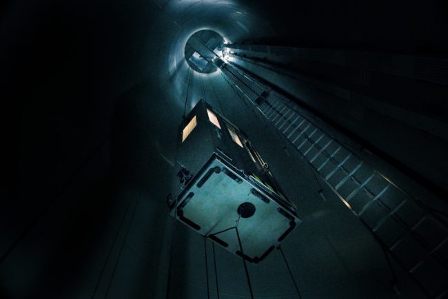 Tout droit sorti du film Abyss de James Cameron, nous voici au coeur d'une éolienne. Il nous reste encore 80 mètres d'ascencion à réaliser que nous ferons grâce à un élévateur, un monte charge. En tous les cas, je n'appelle pas cela un ascenseur