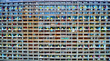 Densité de logements dans la maison radieuse en périphérie de Nantes.