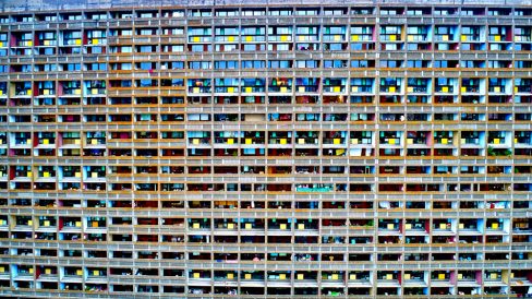 Densité de logements dans la maison radieuse en périphérie de Nantes.