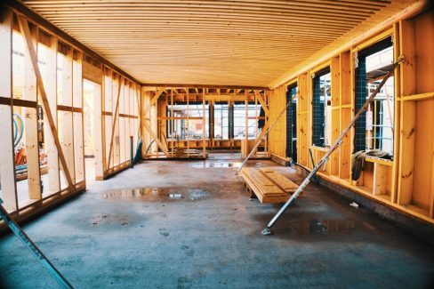 Un suivi de chantier de levage est en cours. le chantier avance vite et bien. Toujours aussi surprenant.