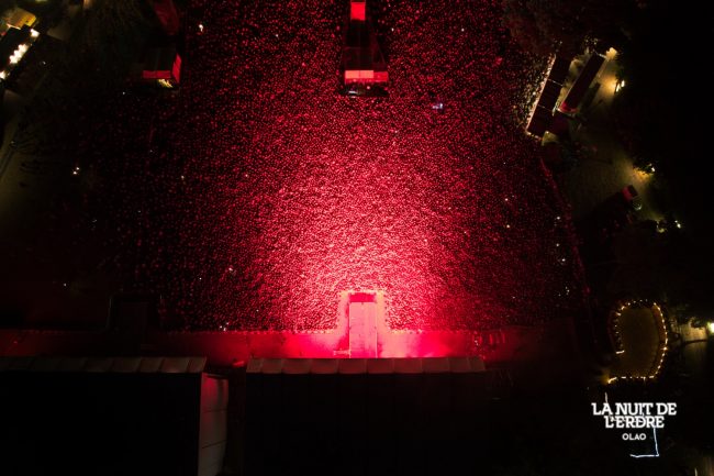 Après la foule en jaune, la foule en rouge.
