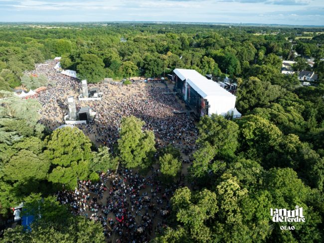 Le festival La Nuit de l'Erdre est logé dans un écrin de verdure.
