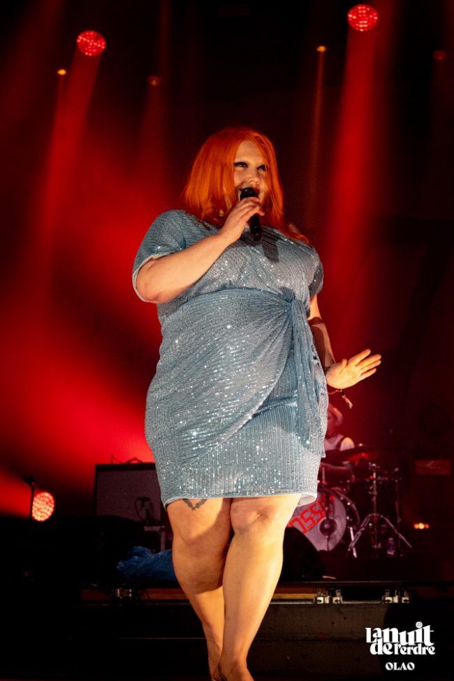 La chanteuse Beth Ditto du groupe Gossip lors de sa venue en 2024 au festival la nuit de l'Erdre.