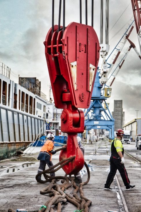 Un levage XXL se prépare sur le port de St Nazaire