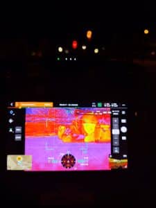 Prises de vues et études thermiques par drone pendant la nuit.