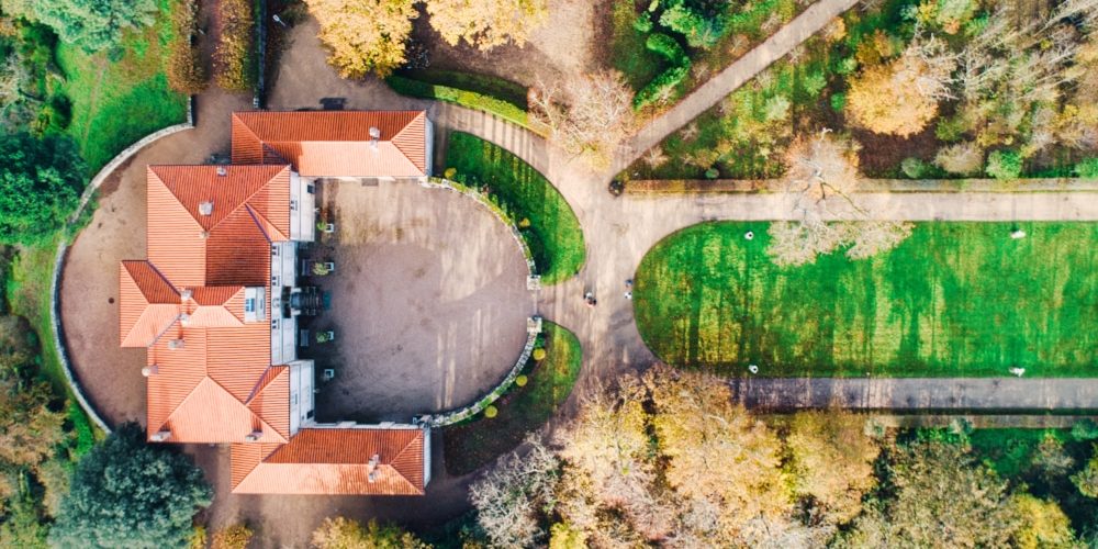 La Garenne Lemot jardin et géométrie au domaine de la Garenne Lemot. Un parc géré par le Grand Patrimoine de Loire Atlantique. Typiquement le genre de photo que nous proposons dans notre pack Photos Territoires