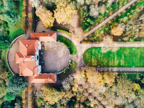 jardin et géométrie au domaine de la Garenne Lemot. Un parc géré par le Grand Patrimoine de Loire Atlantique. Typiquement le genre de photo que nous proposons dans notre pack Photos Territoires