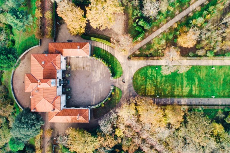 jardin et géométrie au domaine de la Garenne Lemot. Un parc géré par le Grand Patrimoine de Loire Atlantique. Typiquement le genre de photo que nous proposons dans notre pack Photos Territoires