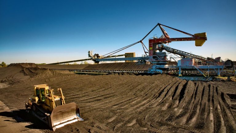 Inspection d'un site classé SEVESO par drone. L'objectif est simple, inspecter toutes les infrastructures du site.