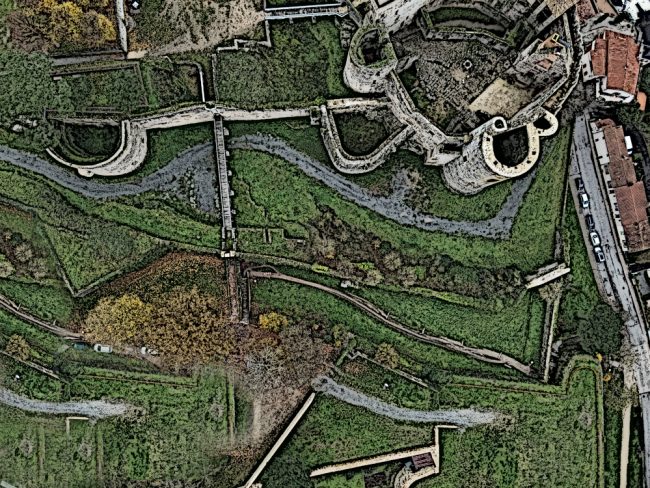 Ruines et Drone Modélisation à l'aide d'un drone du château de Clisson en Loire Atlantique. Des recherches archéologiques sont toujours en cours sur le site.