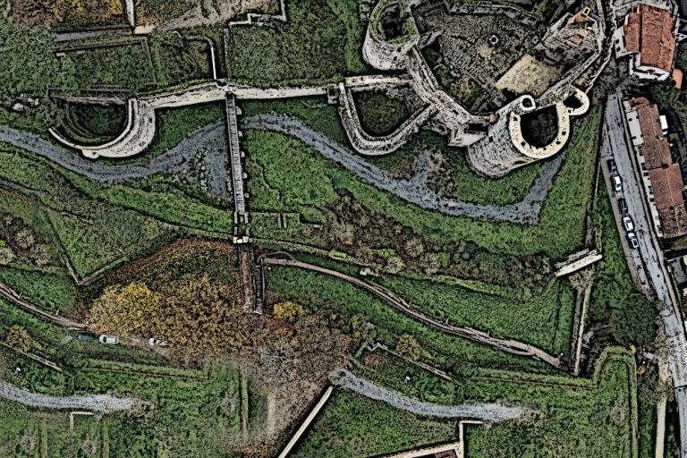 Modélisation à l'aide d'un drone du château de Clisson en Loire Atlantique. Des recherches archéologiques sont toujours en cours sur le site.