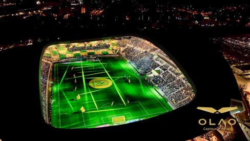 Spectacle laser au stade de la Beaujoire juste avant le match de football Nantes contre le pSG de Killian MBappé