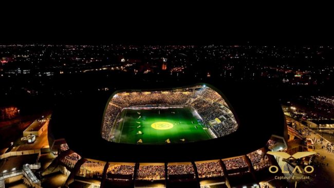 La Beaujoire La Beaujoire est pleine comme un oeuf pour la réception du match de football entre Nantes et le PSG. Prestation Photo/vidéo par drone