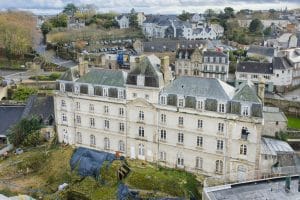 La face cachée du château de l'Hermine vue par drone au début du chantier du musée des beaux arts