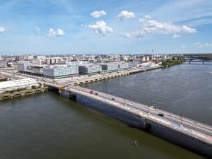 Le nouveau CHU sort de terre et le pont des 3 continents s'apprête à accueillir le futur ligne de tramway.
